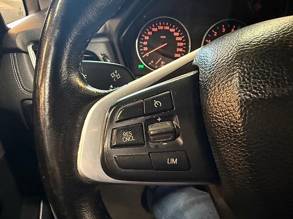 BMW 218i 15 of 30