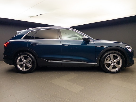 Audi e-tron 5 of 30