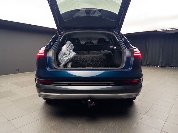 Audi e-tron 16 of 30