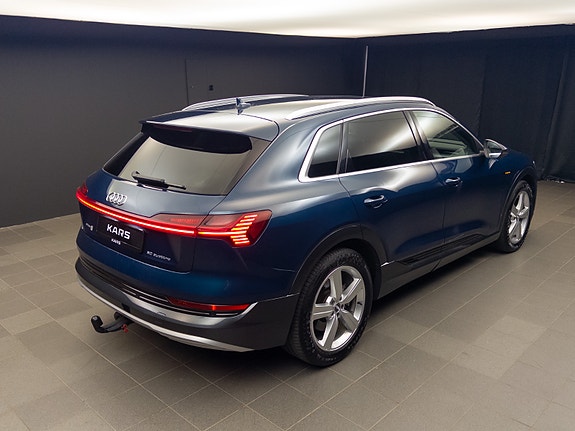 Audi e-tron 13 of 30