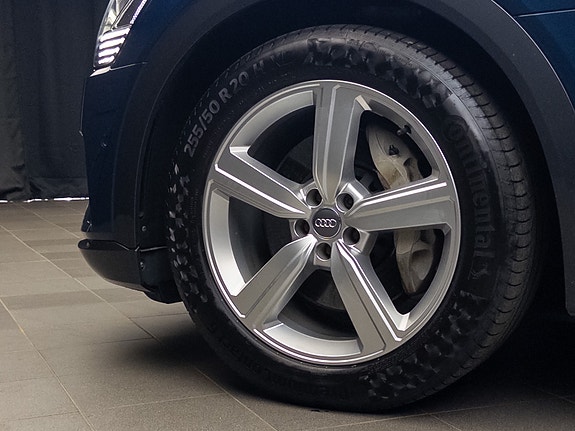 Audi e-tron 23 of 30
