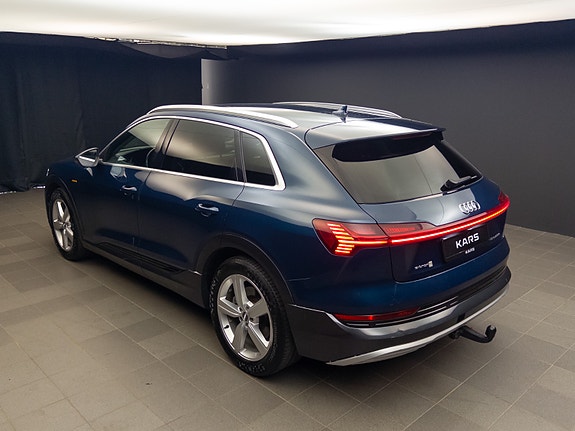 Audi e-tron 12 of 30