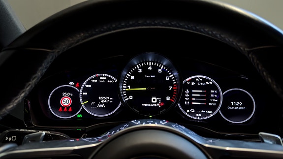 Porsche Cayenne Coupe 16 of 30