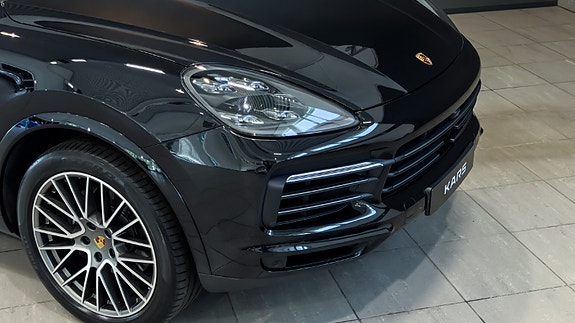 Porsche Cayenne Coupe 11 of 30