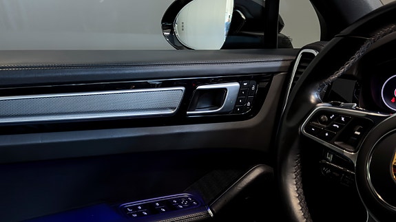Porsche Cayenne Coupe 17 of 30
