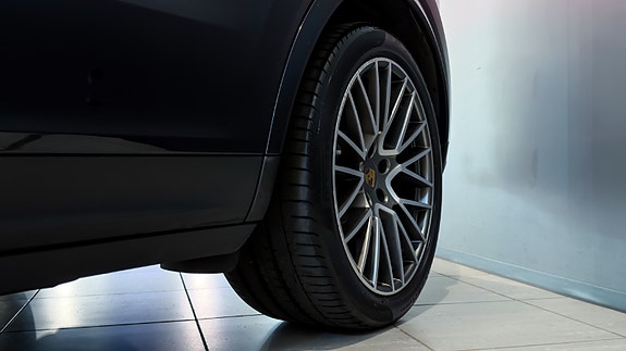Porsche Cayenne Coupe 9 of 30
