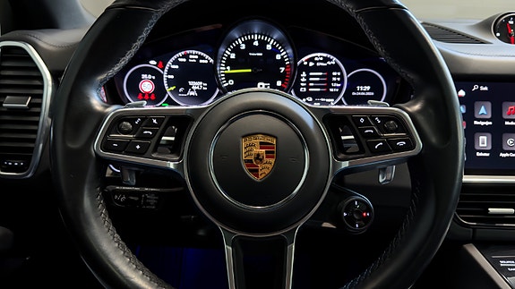 Porsche Cayenne Coupe 18 of 30