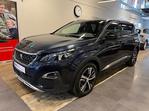 Peugeot 5008 2 of 30