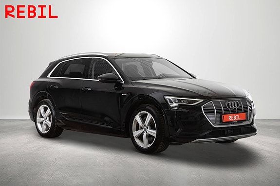 Audi e-tron 4 of 30