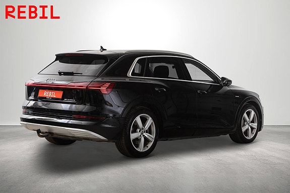 Audi e-tron 7 of 30