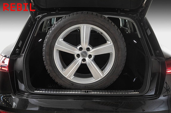 Audi e-tron 27 of 30