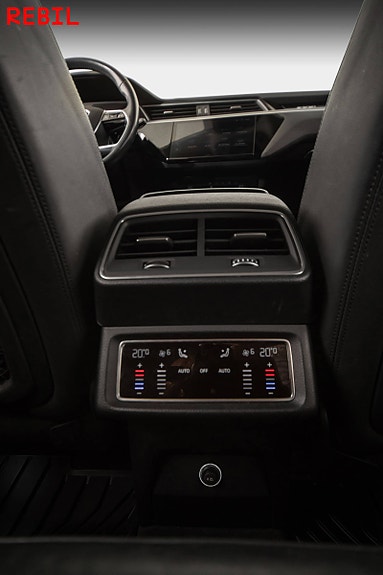 Audi e-tron 24 of 30
