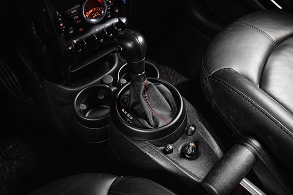MINI Cooper S 19 of 27