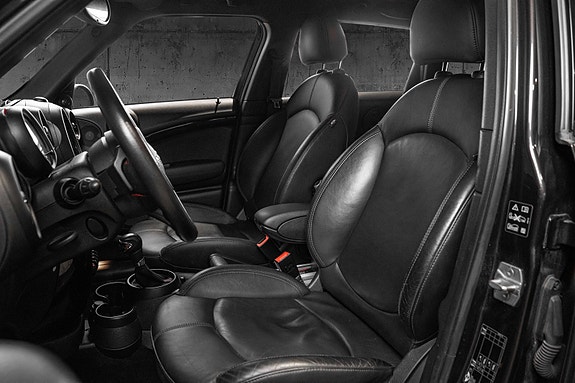 MINI Cooper S 10 of 27