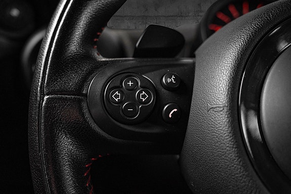 MINI Cooper S 20 of 27