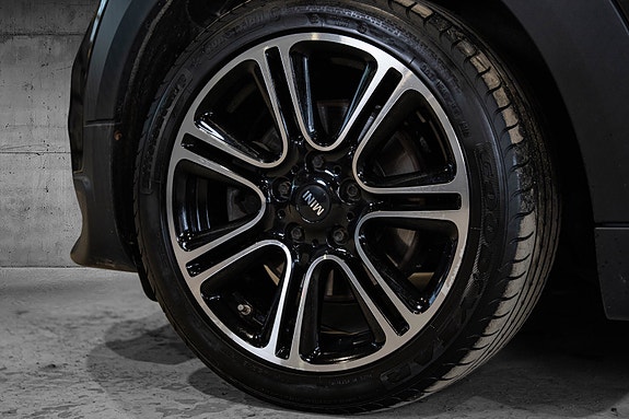 MINI Cooper S 9 of 27