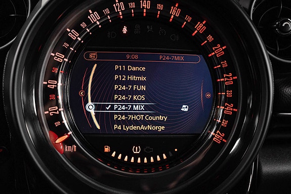 MINI Cooper S 25 of 27
