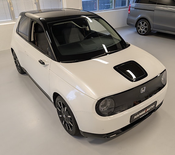 Honda e 10 of 30