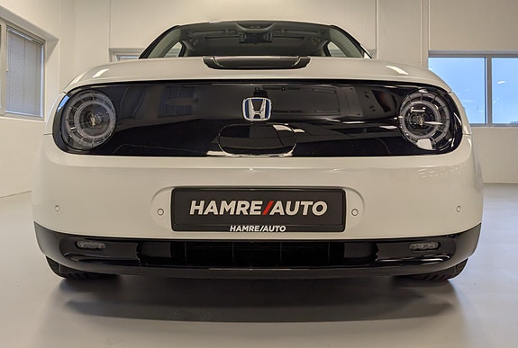 Honda e 8 of 30