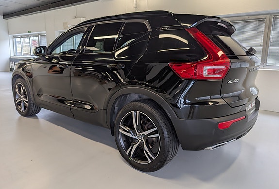 Volvo XC40 14 of 30