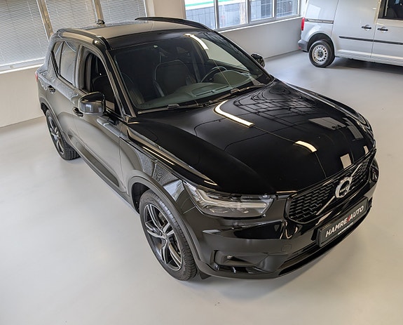 Volvo XC40 10 of 30