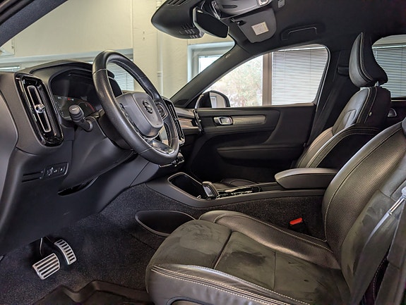 Volvo XC40 18 of 30