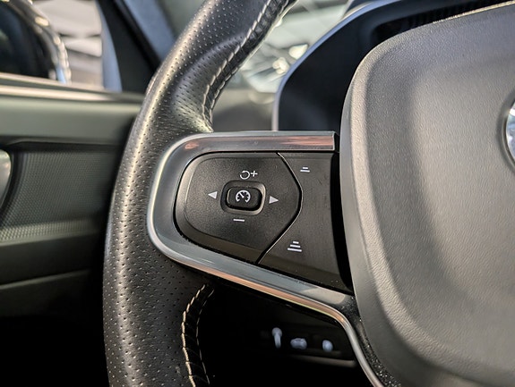 Volvo XC40 28 of 30