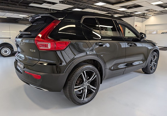 Volvo XC40 11 of 30