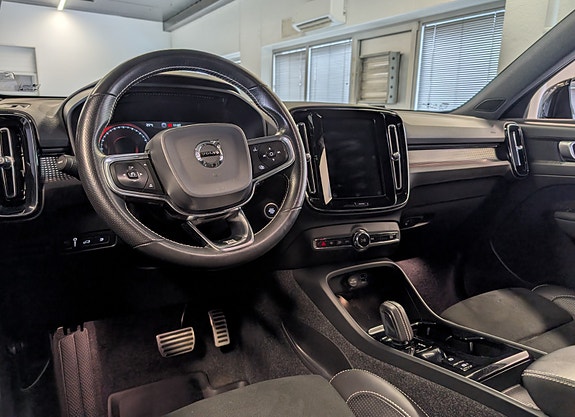 Volvo XC40 19 of 30