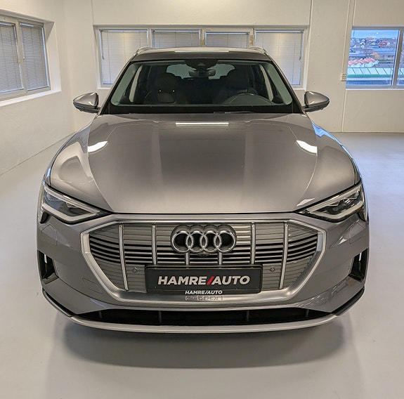 Audi e-tron 9 of 30