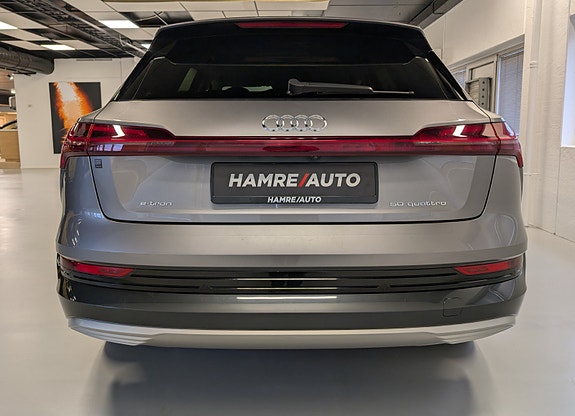 Audi e-tron 16 of 30