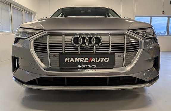 Audi e-tron 10 of 30