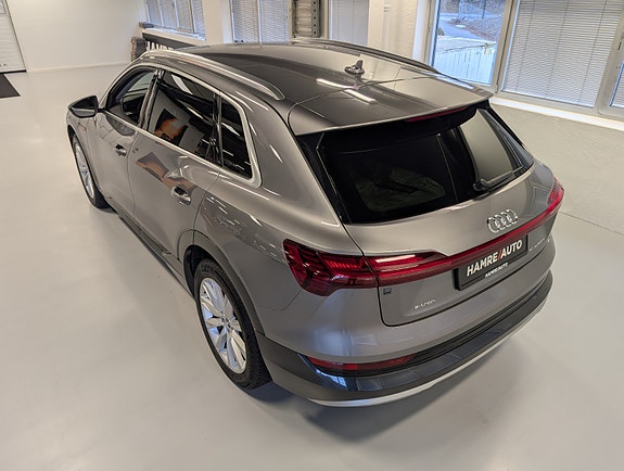 Audi e-tron 19 of 30
