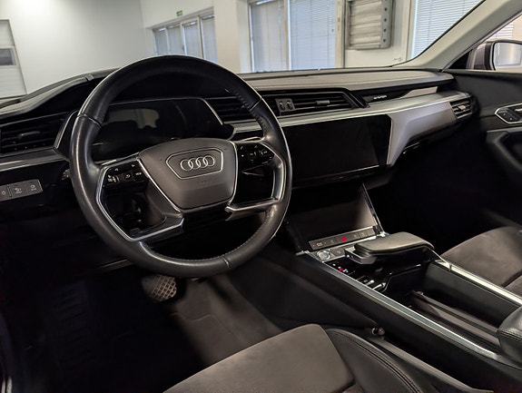 Audi e-tron 21 of 30