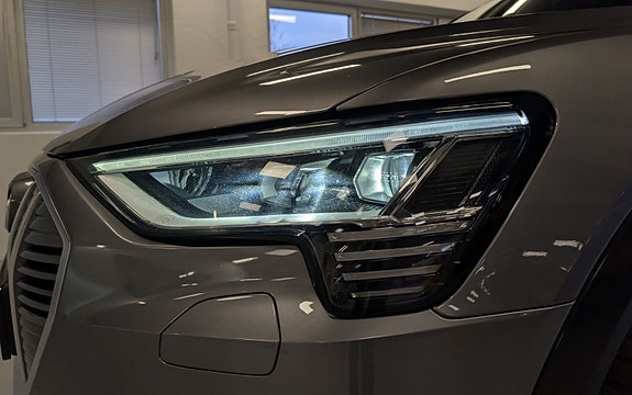 Audi e-tron 5 of 30