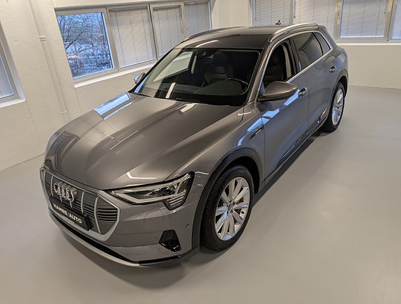 Audi e-tron 8 of 30