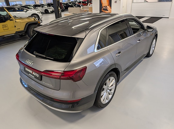 Audi e-tron 15 of 30
