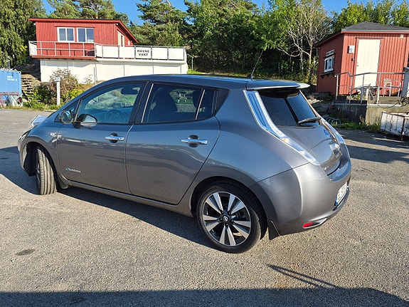 Nissan Leaf 3 of 22