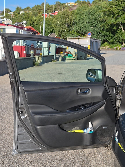 Nissan Leaf 6 of 22