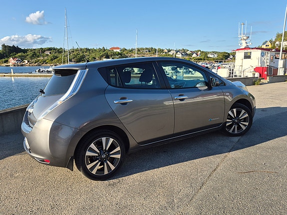 Nissan Leaf 7 of 22