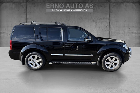 Nissan Pathfinder 2 of 15