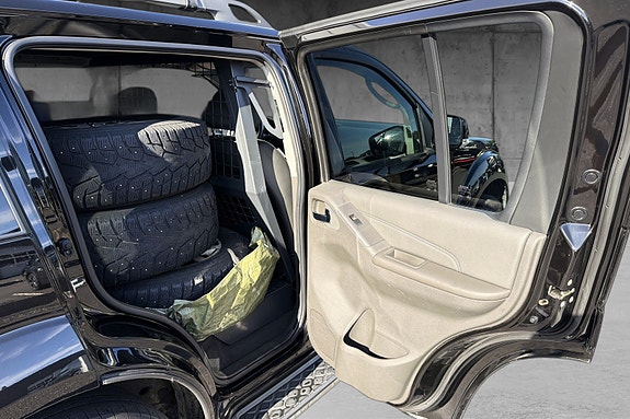 Nissan Pathfinder 11 of 15