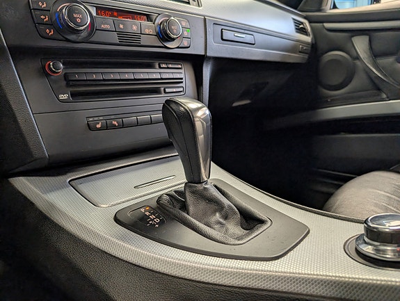 BMW 320d 28 of 30
