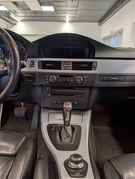 BMW 320d 27 of 30