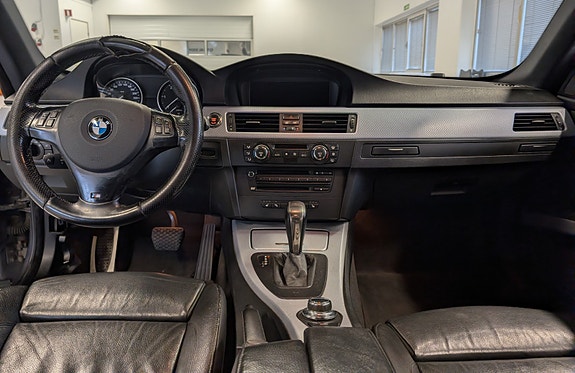 BMW 320d 25 of 30