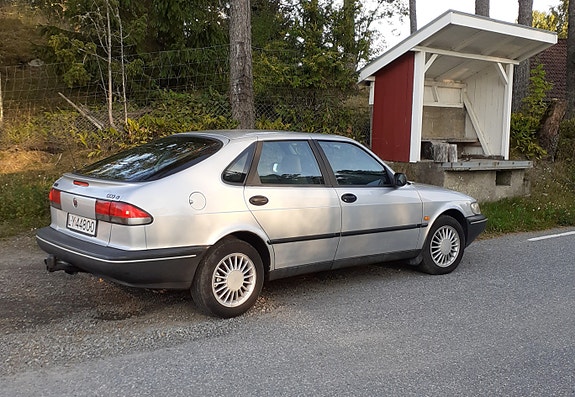 Saab 900 4 of 14