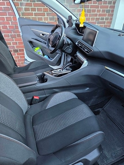Peugeot 5008 26 of 30