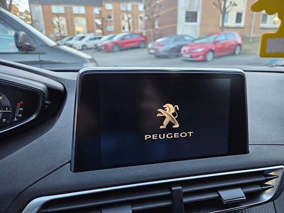 Peugeot 5008 18 of 30