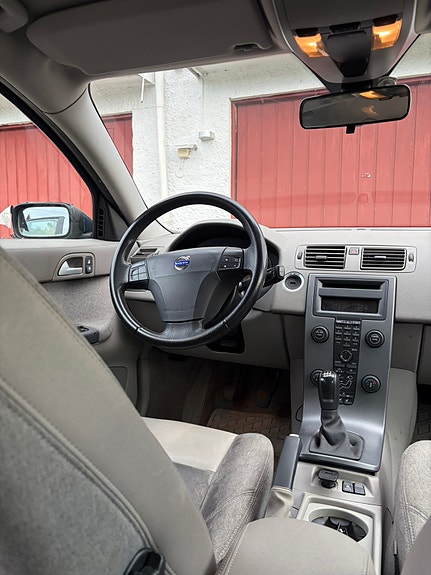Volvo V50 6 of 7