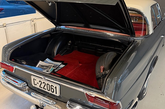 Mercedes-Benz 220 17 of 19